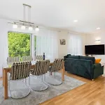 Stunning In Holiday home