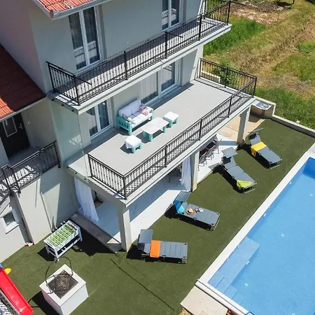 Stunning In Holiday home Sinj